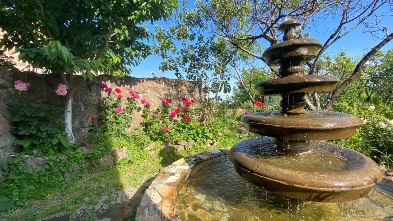 Byurakan Guesthouse Bagian luar foto