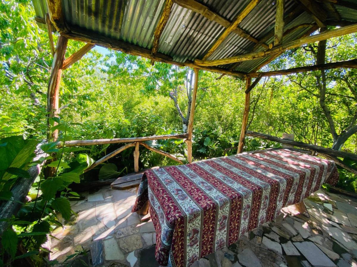 Byurakan Guesthouse Bagian luar foto