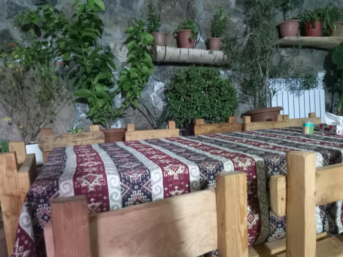Byurakan Guesthouse Bagian luar foto