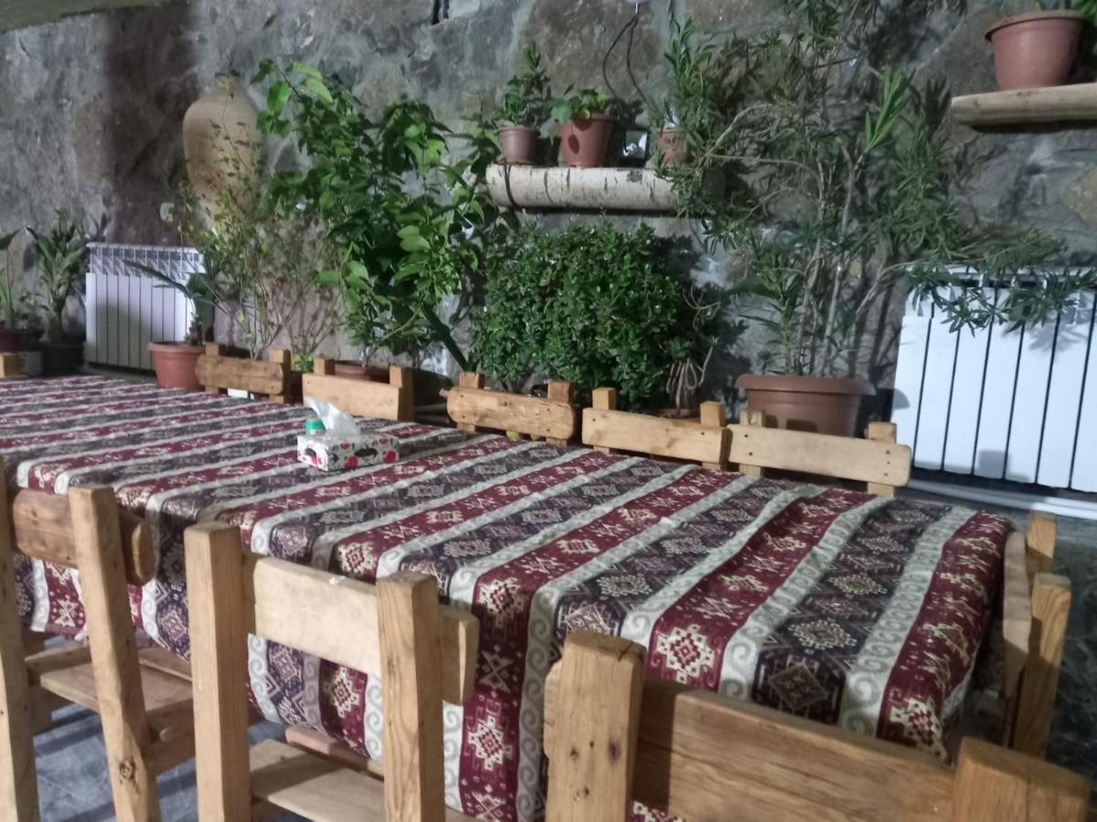 Byurakan Guesthouse Bagian luar foto