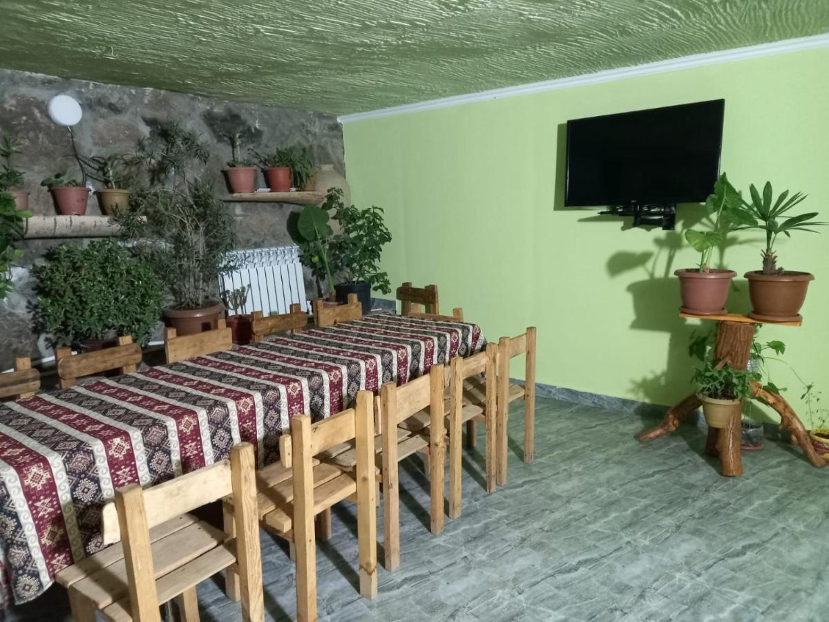 Byurakan Guesthouse Bagian luar foto