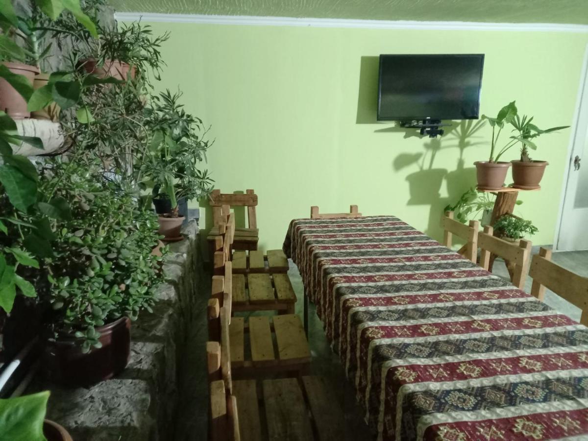 Byurakan Guesthouse Bagian luar foto